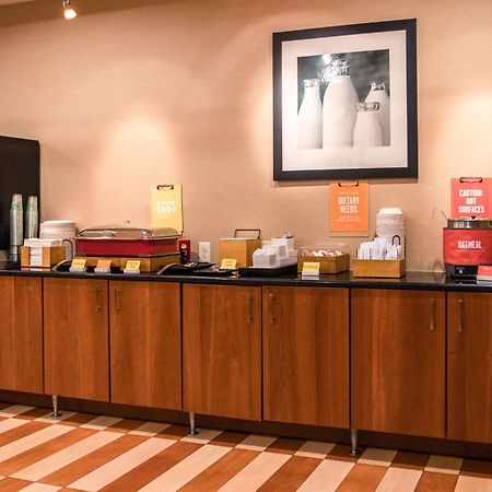 Hampton Inn Gloucester Esterno foto