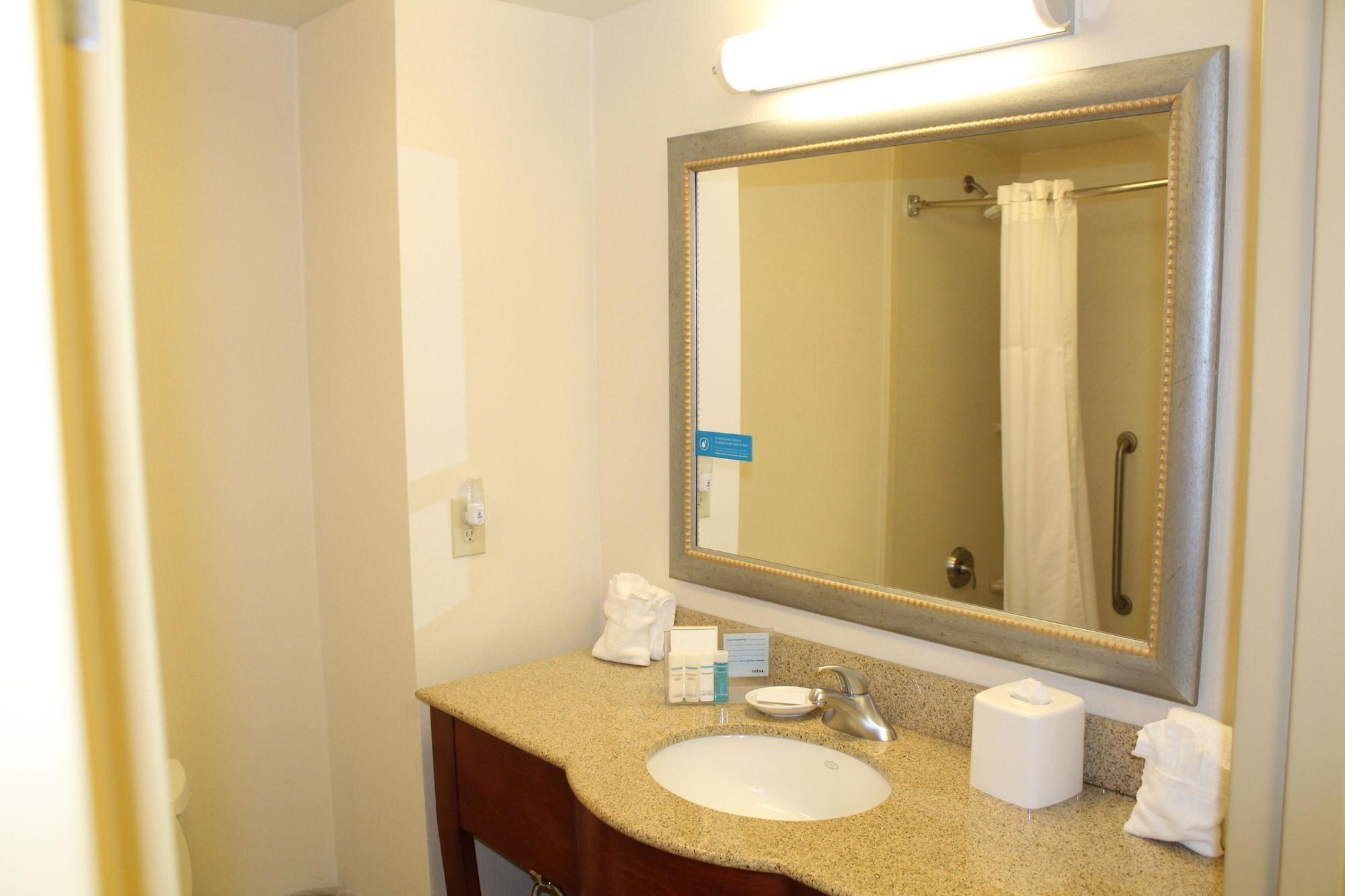 Hampton Inn Gloucester Esterno foto