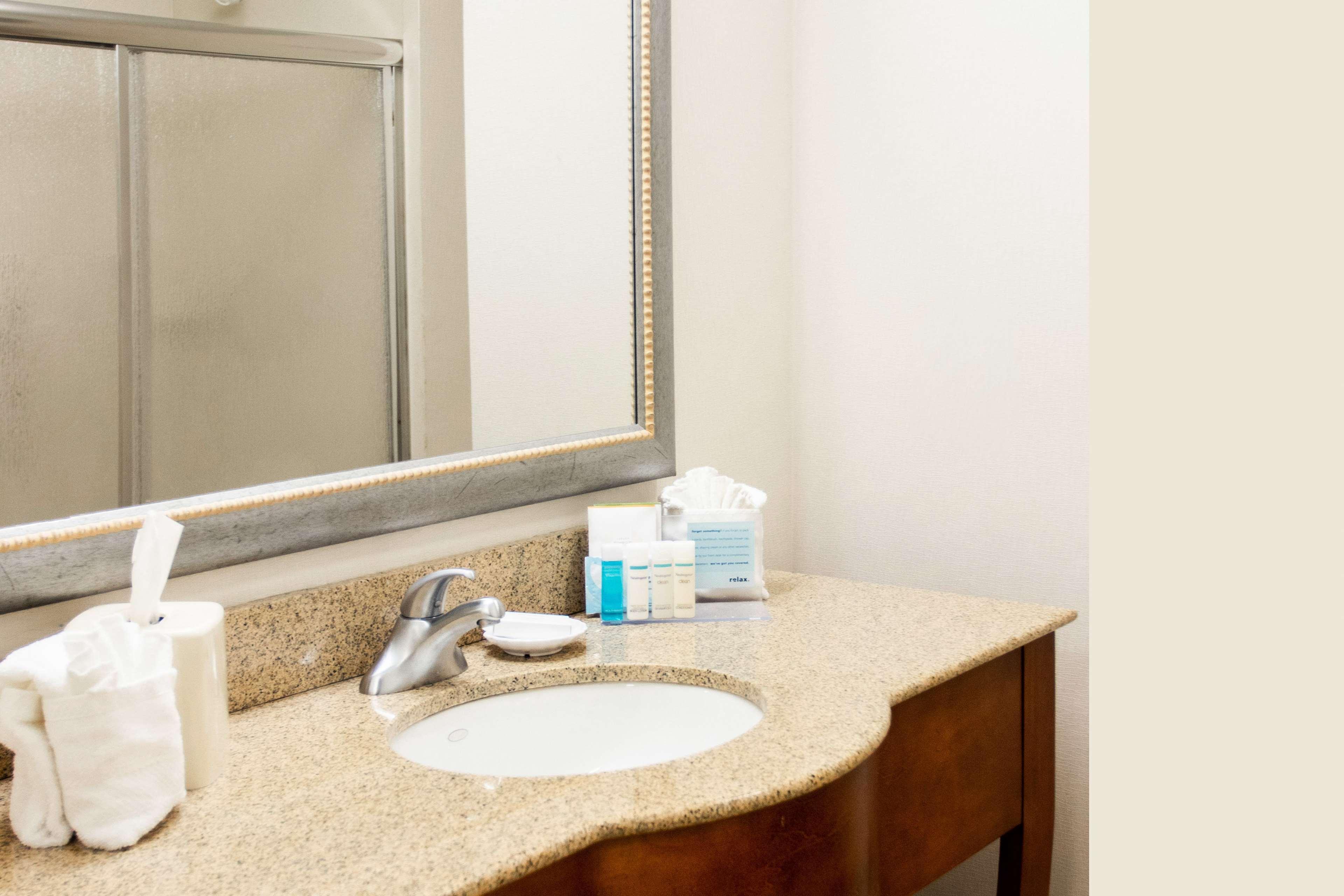 Hampton Inn Gloucester Esterno foto