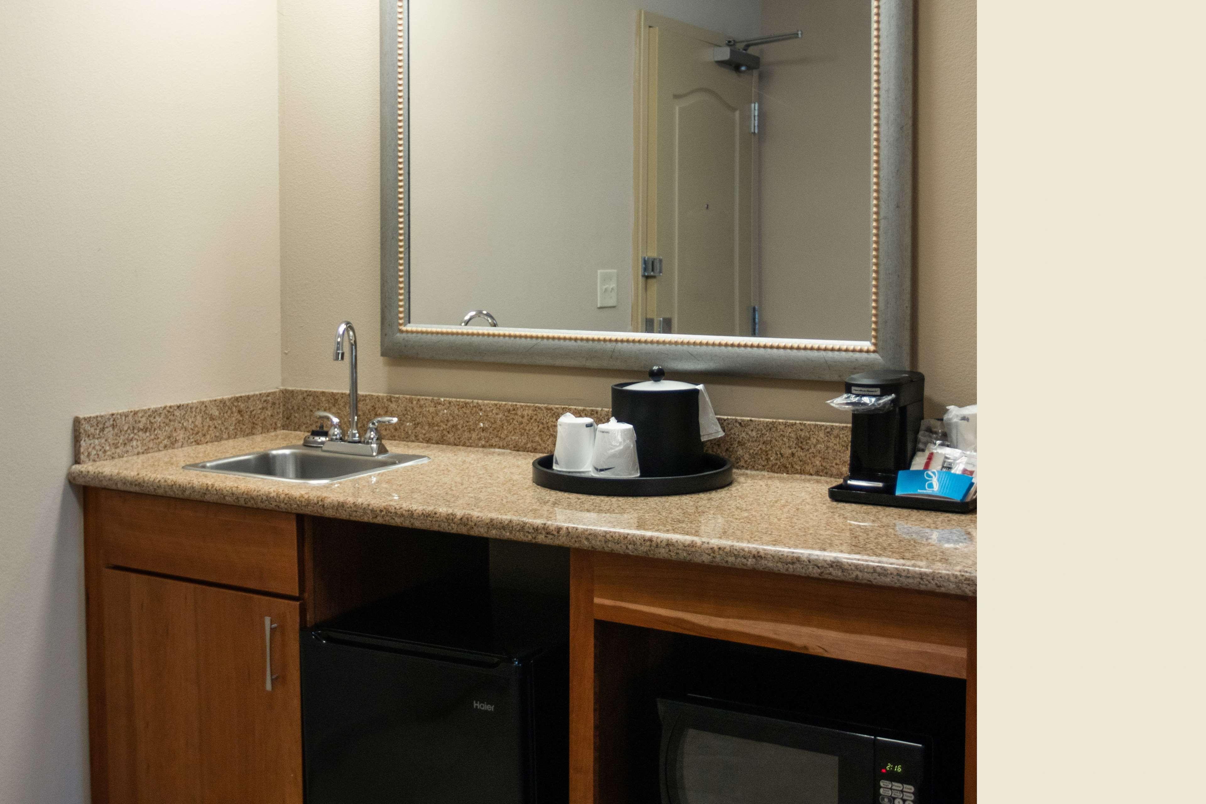Hampton Inn Gloucester Esterno foto