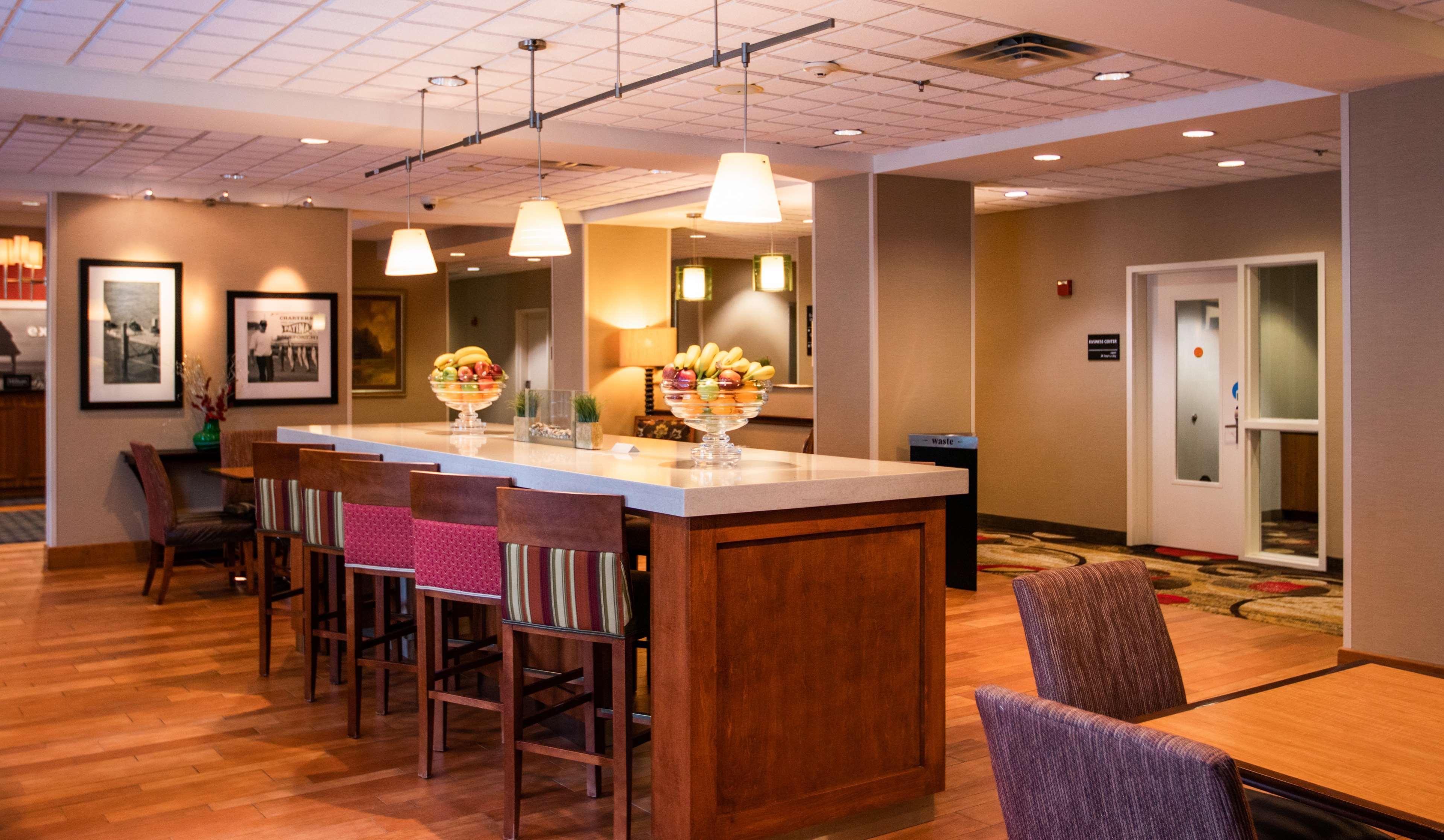 Hampton Inn Gloucester Esterno foto