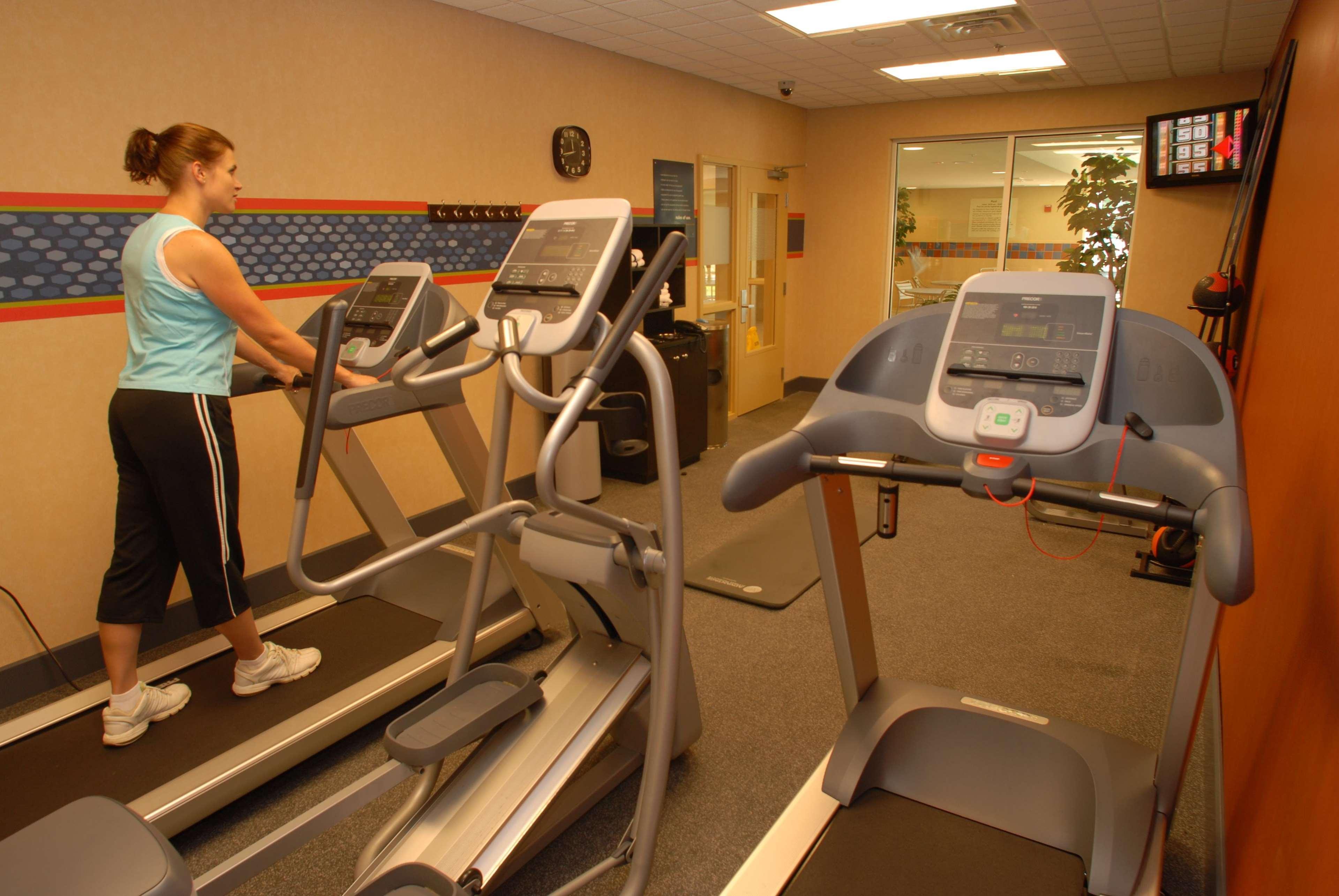 Hampton Inn Gloucester Esterno foto