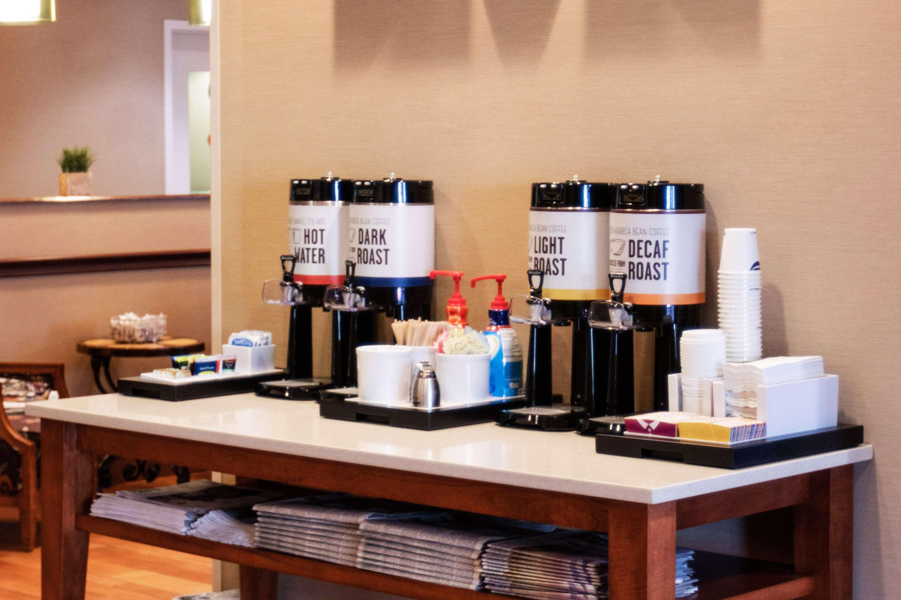 Hampton Inn Gloucester Esterno foto