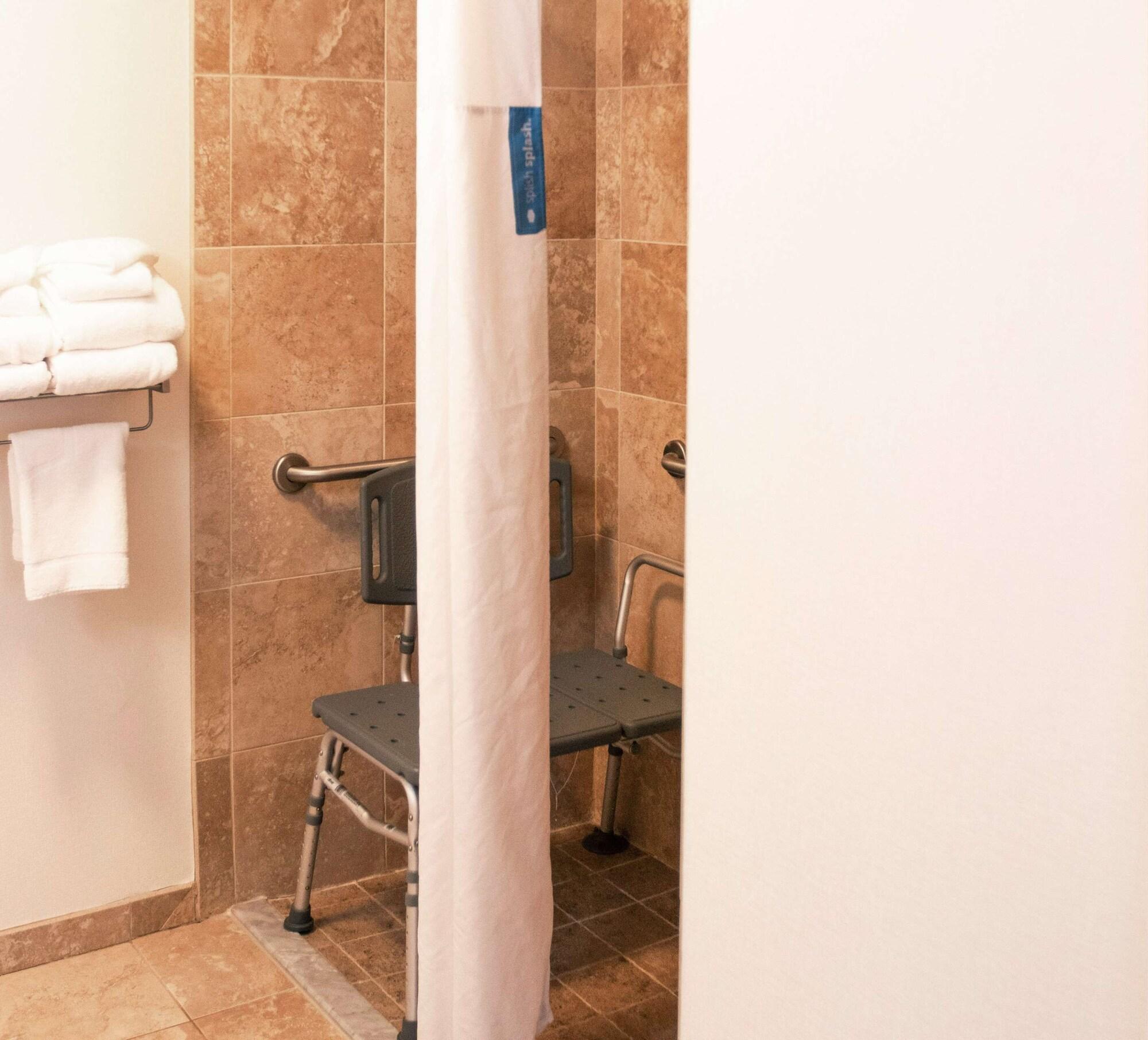 Hampton Inn Gloucester Esterno foto