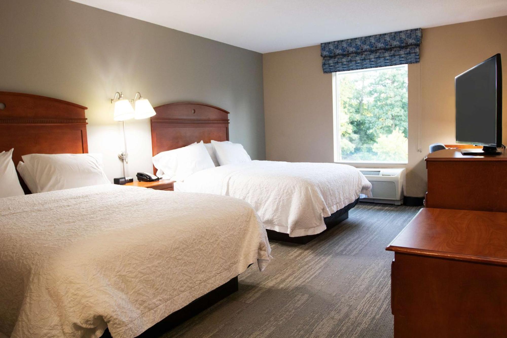 Hampton Inn Gloucester Esterno foto