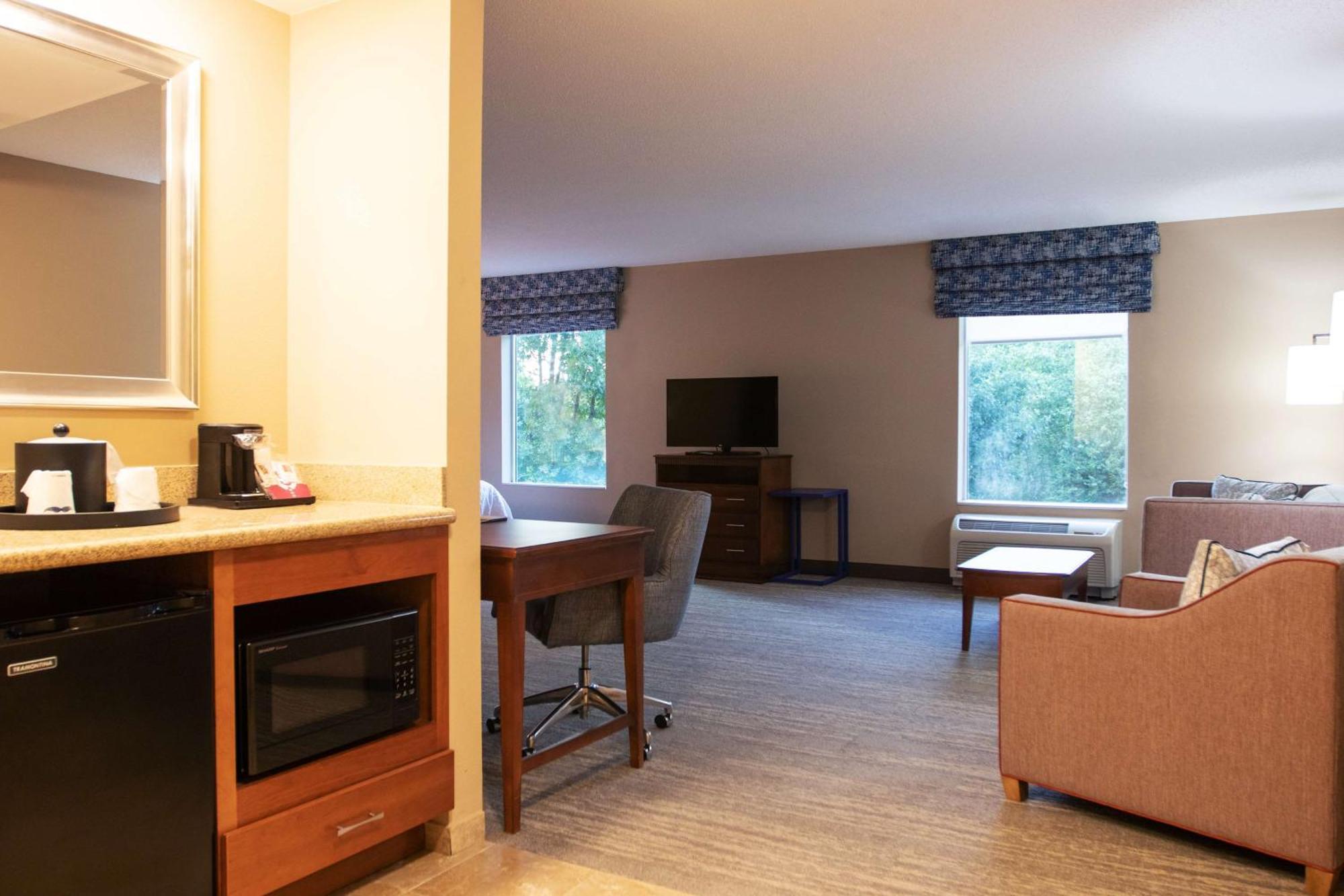 Hampton Inn Gloucester Esterno foto