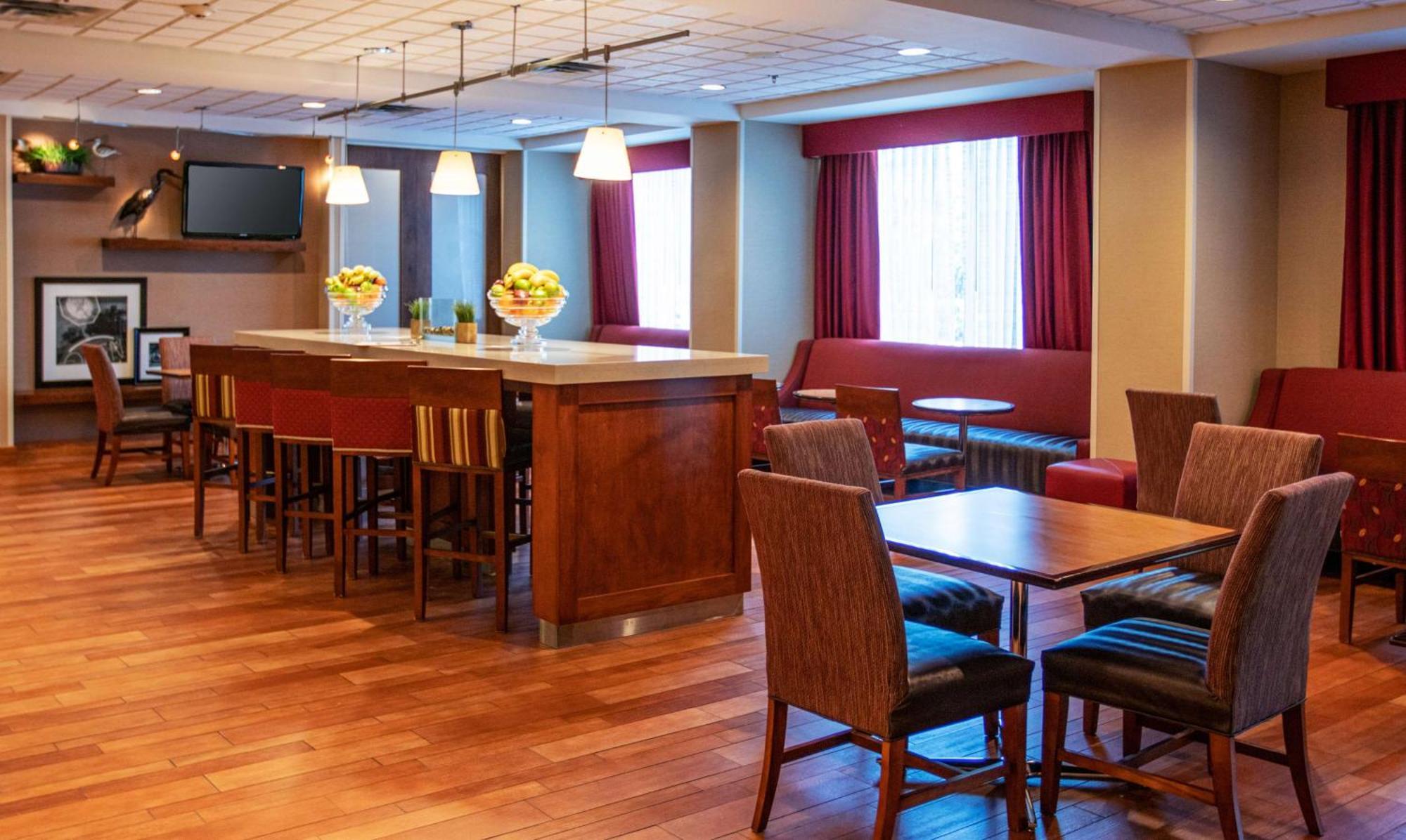 Hampton Inn Gloucester Esterno foto