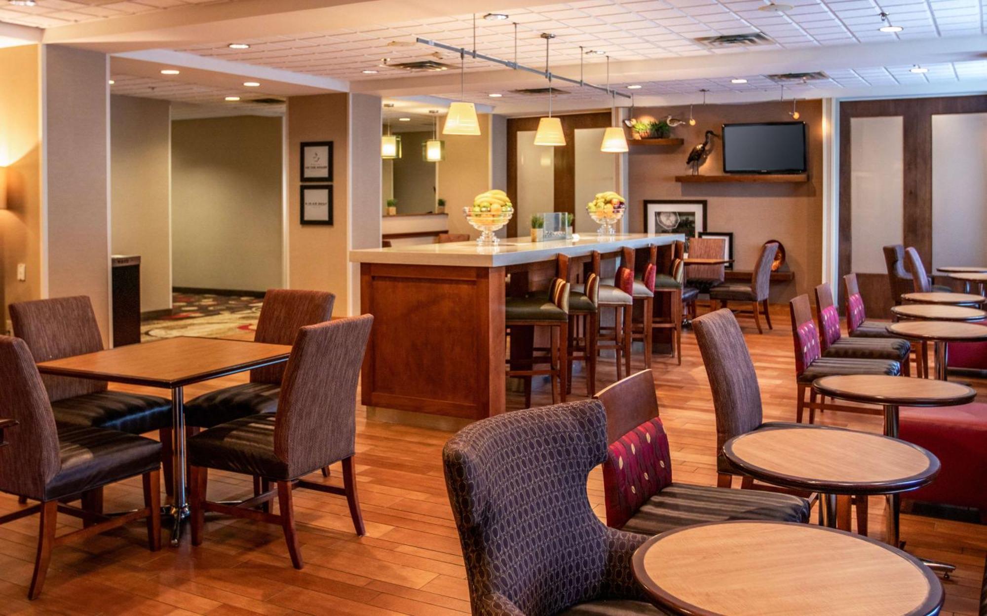 Hampton Inn Gloucester Esterno foto