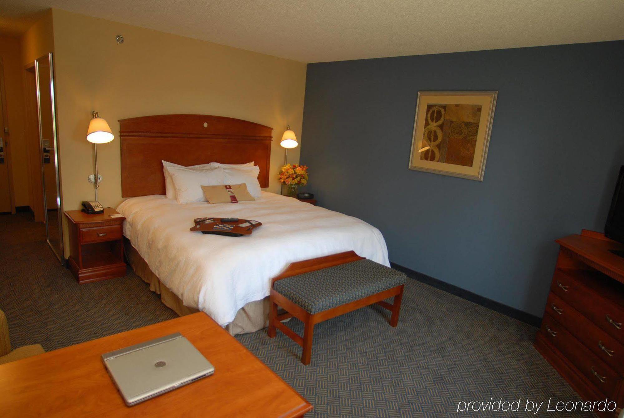 Hampton Inn Gloucester Esterno foto